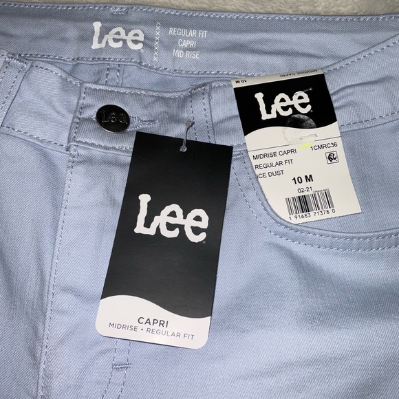 NWT Lee Mid-Rise Blue Dust Regular Fit Capri/Cropped Jeans 10M - Picture 3 of 7